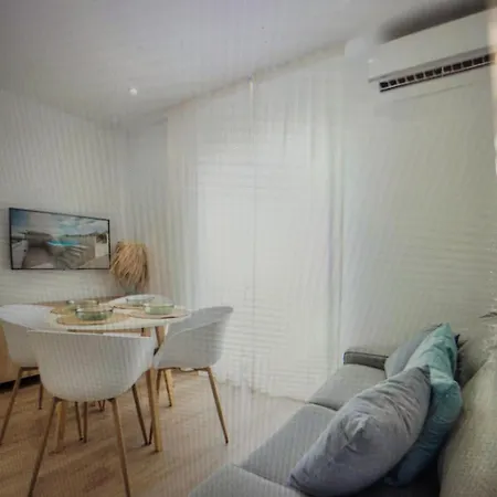 Appartement Modern And Cozy 1 Bedroom In